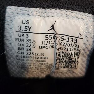 Nike Air Jordon size 3.5 y ( womans 6)